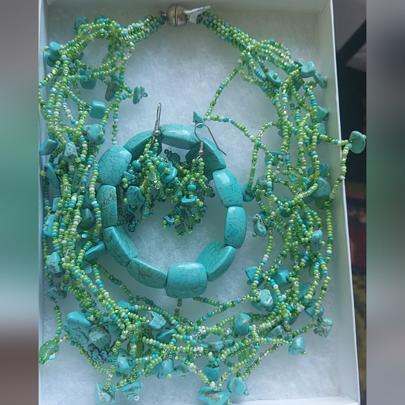 NWT Set Turquoze Beads Earrings Bracelet Necklace - Picture 8 of 8